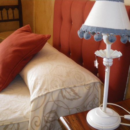 Pradets Hotel Веля Екстериор снимка
