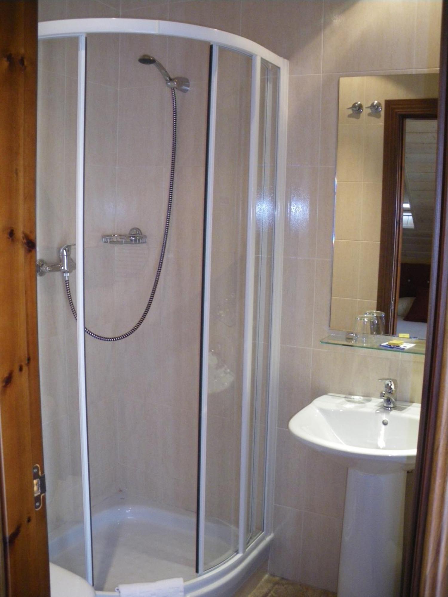 Pradets Hotel Веля Екстериор снимка