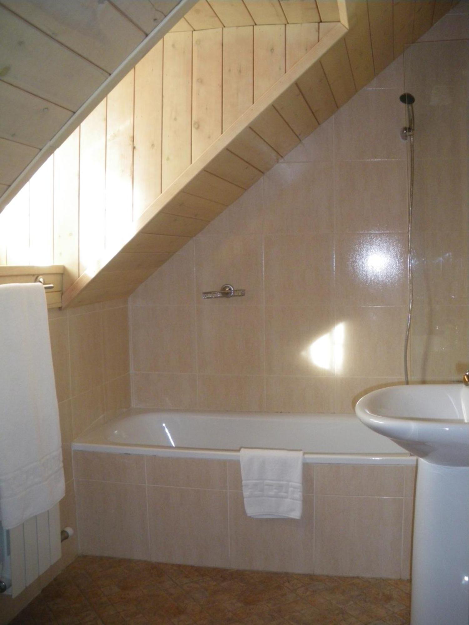 Pradets Hotel Веля Екстериор снимка