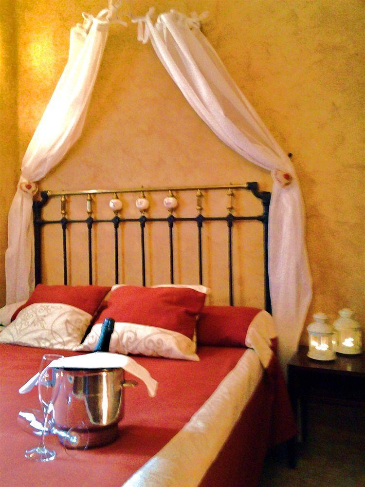Pradets Hotel Веля Екстериор снимка