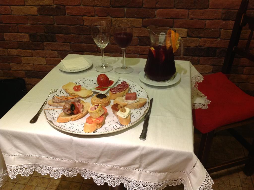Pradets Hotel Веля Екстериор снимка